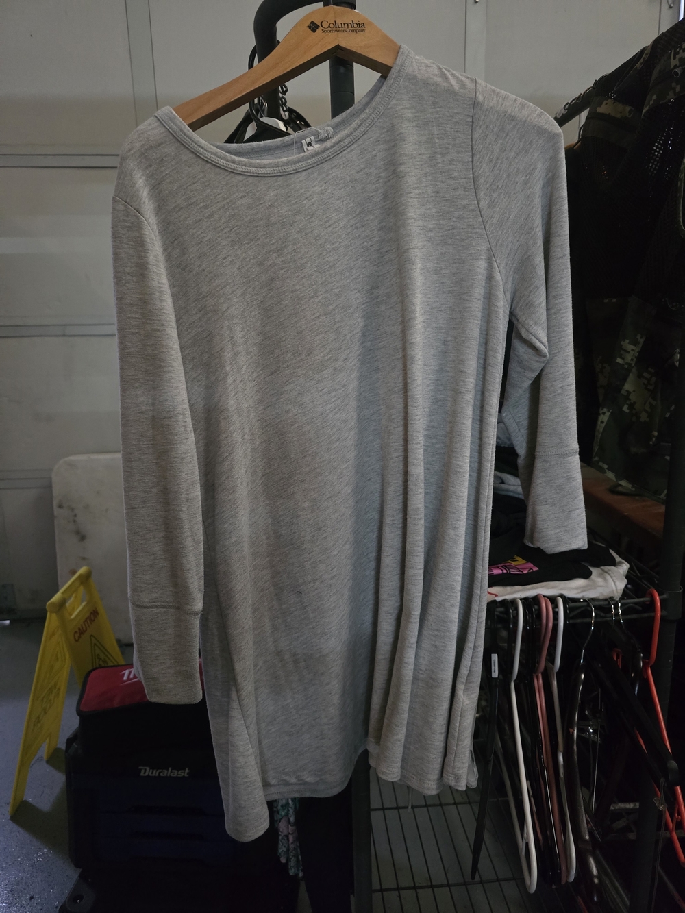 Cable & Gauge Heather Gray Crew Neck Top
